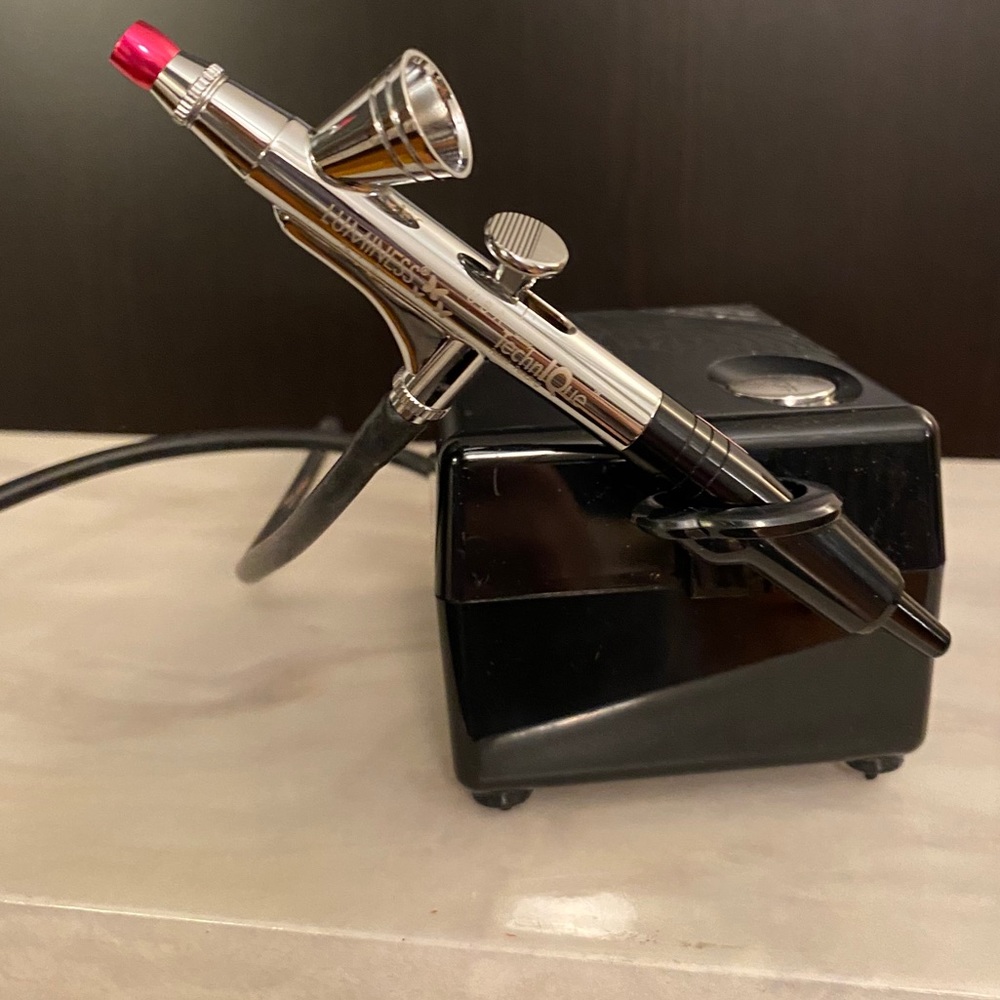 luminess airbrush machine! Slightly used!